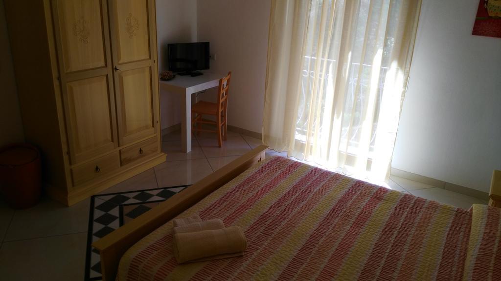 B&B Sa Zodia Guest House Bitti Luaran gambar